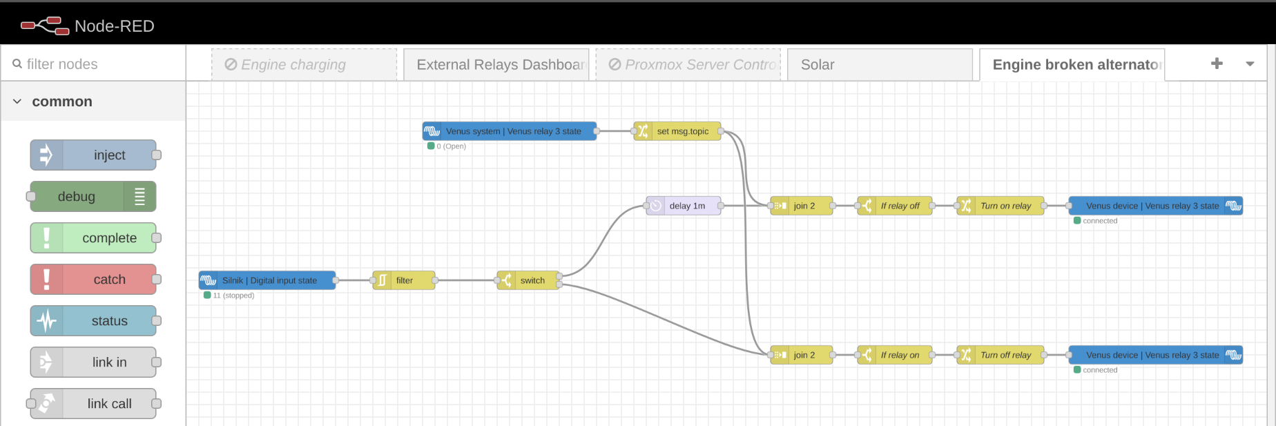 Screenshot z aplikacji nodered z automatyzacja uruchamiania przekaźnika w zależności od stanu  silnika.